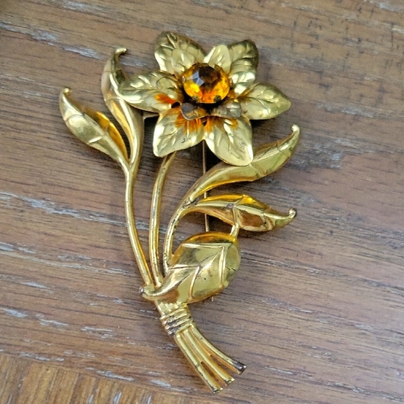 Gold over Sterling Vintage Floral Brooch with Amber Accent - Picture 1 of 4
